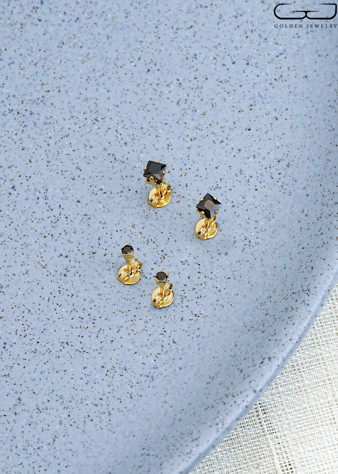 Combo Pares de Aretes - Arete Topo Circon Negro Cuadrado + Arete Circon Negro Redondo 2mm